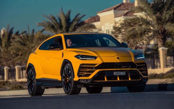 Lamborghini Urus Rental