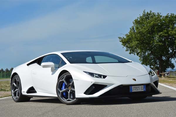 lamborghini rental dubai