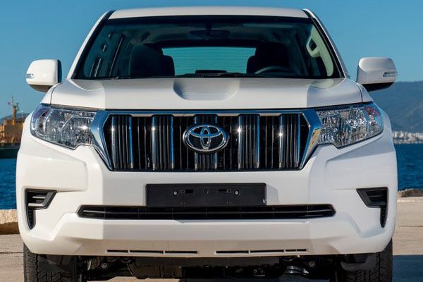 Rent Toyota Prado in Dubai